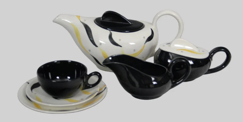 15-delig theeset - Porselein › Serviesgoed - €150.00 - Vintage teeservies voor 4 personen
Gemerkt: J&G Meaking
1958-1962
