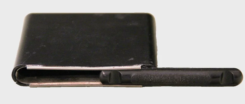 Bakeliet cigarettenhouder - Diversen › Varia - €95.00 - 8.5 x 9.5 cm