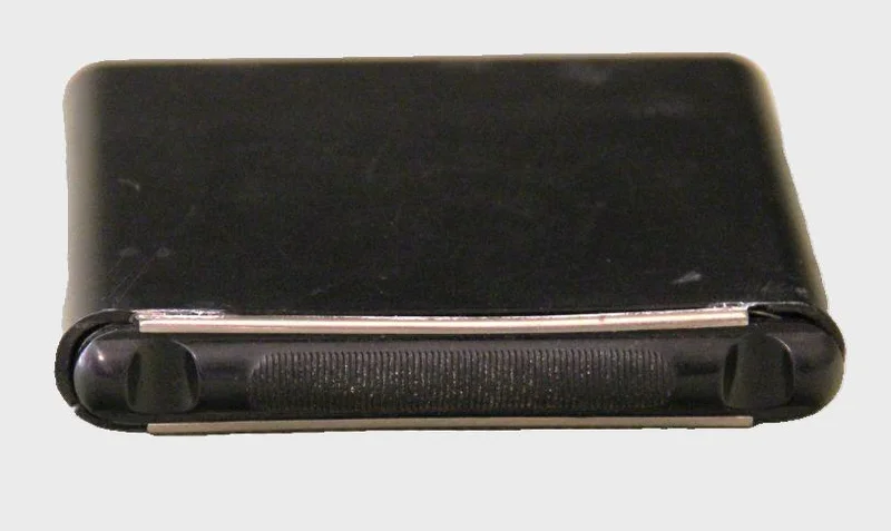 Bakeliet cigarettenhouder - Diversen › Varia - €95.00 - 8.5 x 9.5 cm