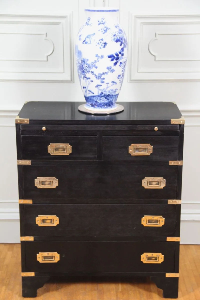 Campaign ladenkastje - Meubel › Kasten - €495.00 - Edwardian kleine commode met uitschuifblad boven de schuiven. Georgean stijl. Drie laden en twee kleine laden, gradueel vergrotend naar onder toe.
61 x 31cm; 73cm hoog.
Engeland; ca 1910/1950