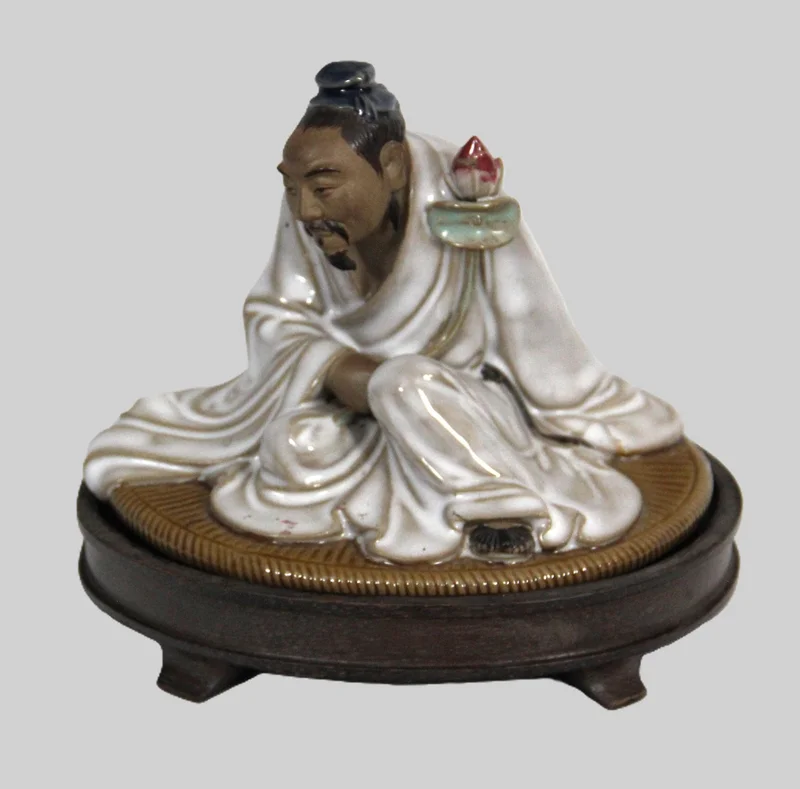 Chinees terracotta beeld - Diversen › Figuren - €20.00 - Geglazuurde terracotta
18cm hoog, 19 x 14 cm voet
20e eeuw