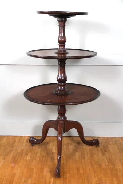 Drieledig presenteermeubel late Georgean