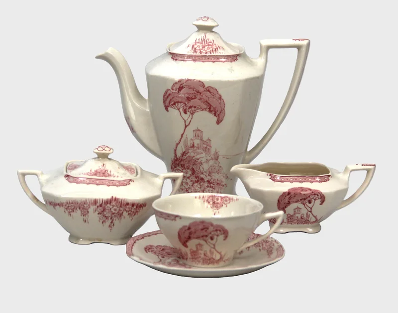 Edwardian koffieservies (2) - Porselein › Serviesgoed - €165.00 - Gemerkt; John Maddock & Sons Ltd, Royal ivory
Model Rita
1927-1930
30-delig, 9 tassen