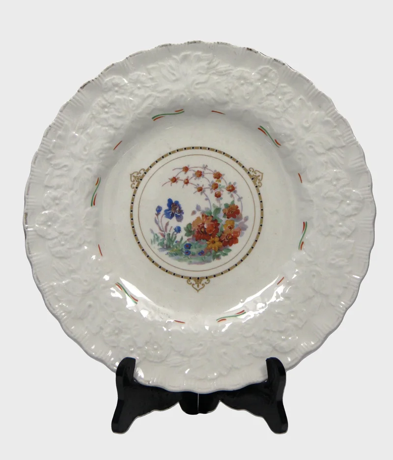 Engels bord, één van een paar - Porselein › Borden - €65.00 - Gemerkt Alfred Meakin
27.5cm diameter
Ca 1900

prijs per paar