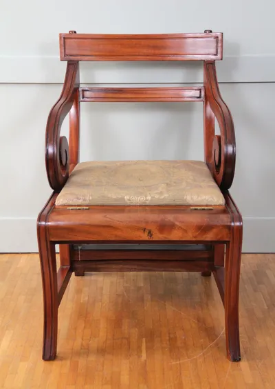Georgean stijl bibliotheektrap zetel