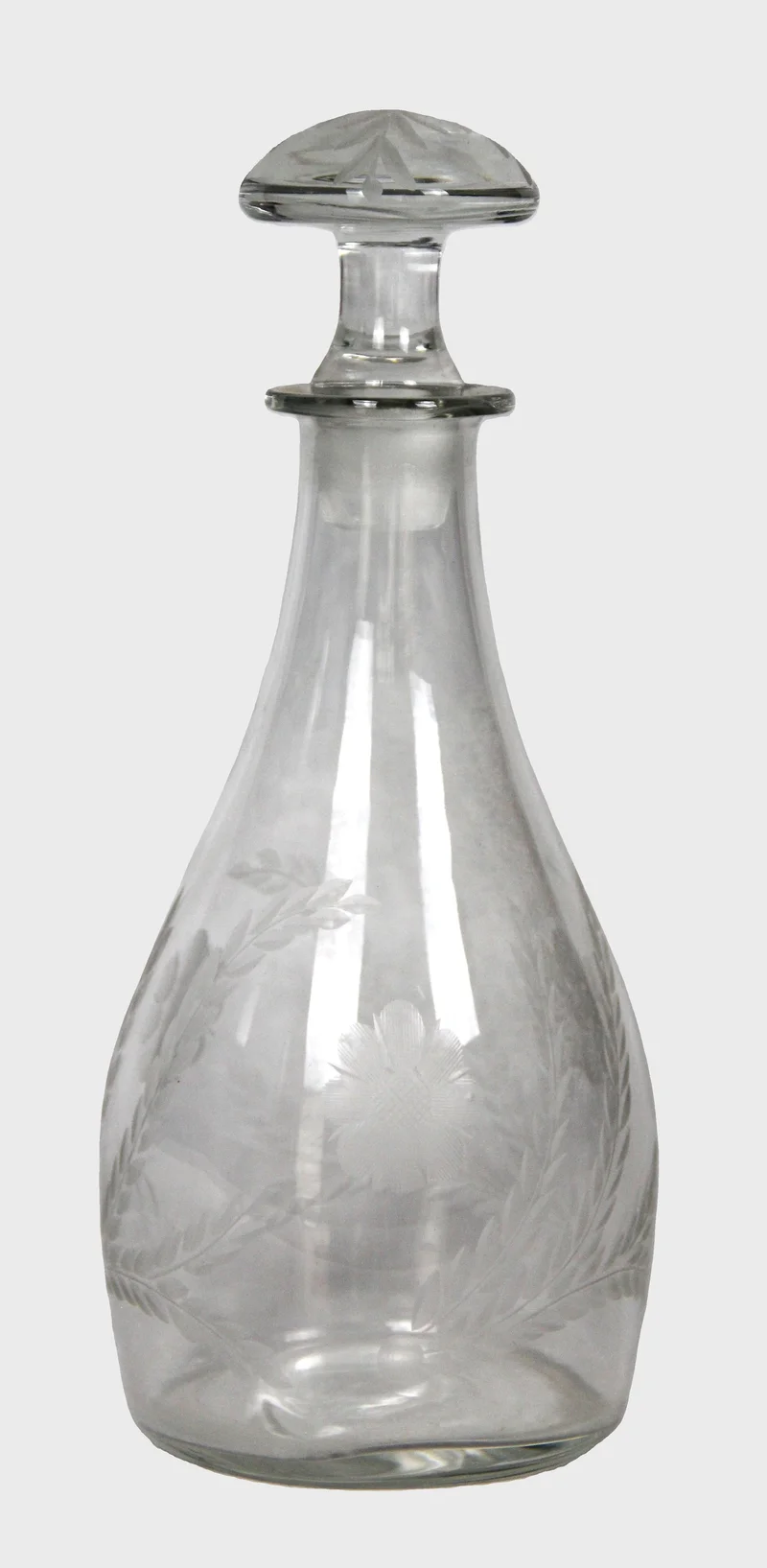 Glazen karaf 20e eeuw - Glas › Karaffen - €68.00 - Karaf in glas met gravure op de buik.
Originele champignonvormige stop.
26cm hoog
Vroeg 20e eeuw