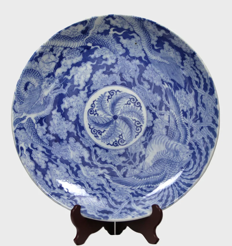 Grote schaal japans blauw-wit - Porselein › Borden - €125.00 - Vroeg 20e eeuwse Japanse schaal met blauw-wit decor.
Diameter 46cm
Niet gemerkt