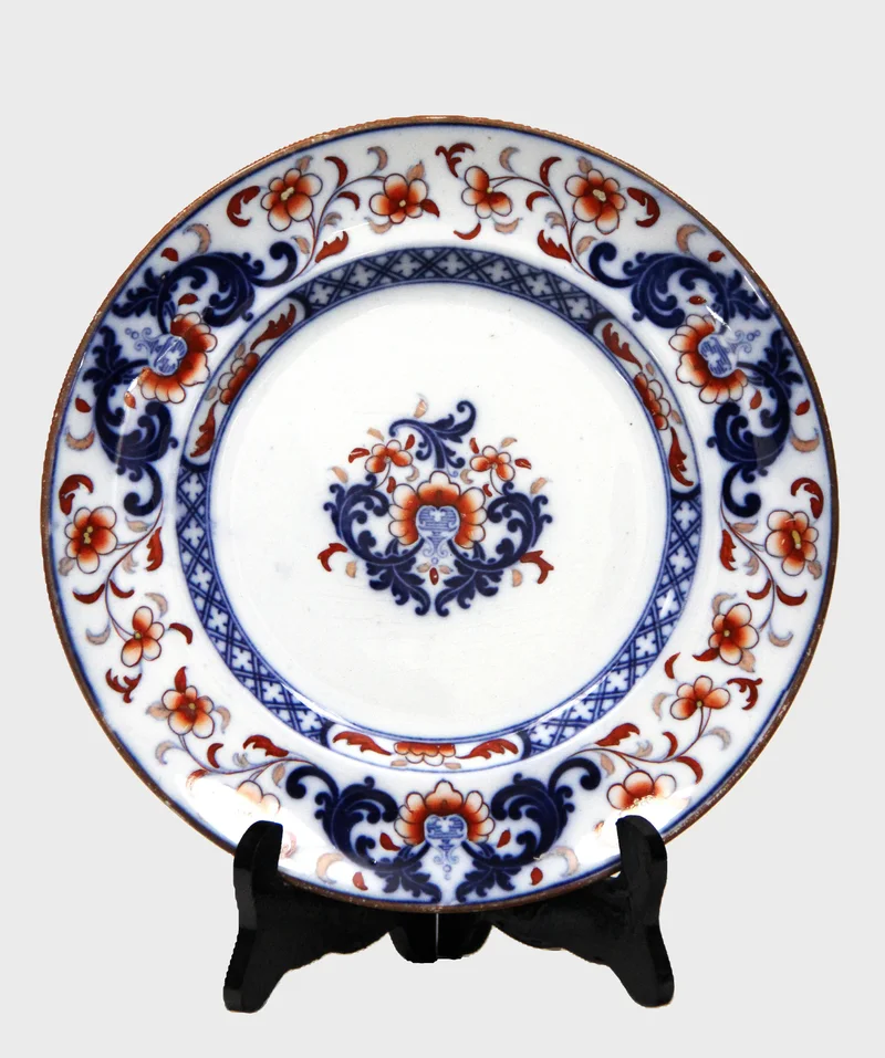 Imari bord (5) - Porselein › Borden - €30.00 - Bord met rode en blauwe decoratie.
24cm diameter
19e eeuw