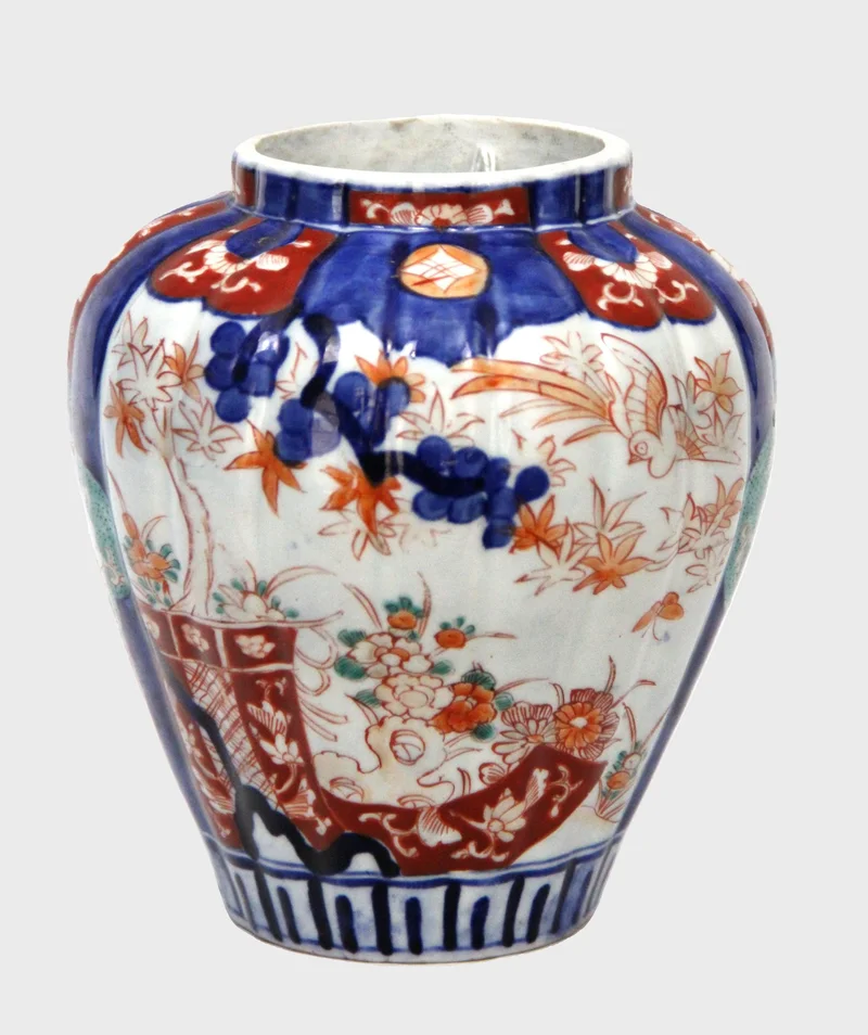 Imari vaas (2) - Porselein › Vazen - €65.00 - 18cm hoog
Ca 1900
