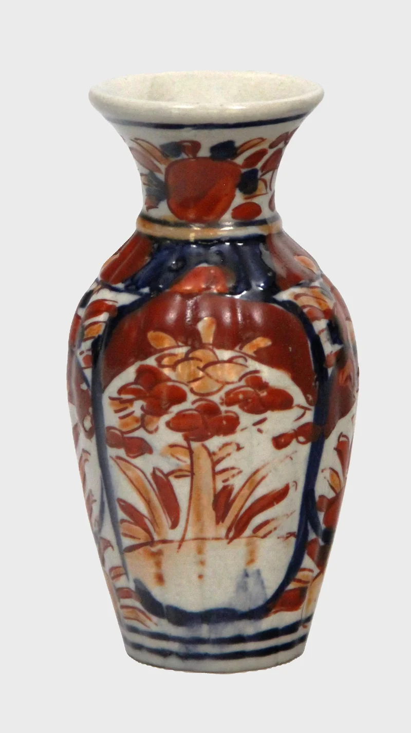 Imari vaasje, hollandse makelij (1) - Porselein › Vazen - €35.00 - 13cm hoog, 6cm diameter
Vroege 20e eeuw