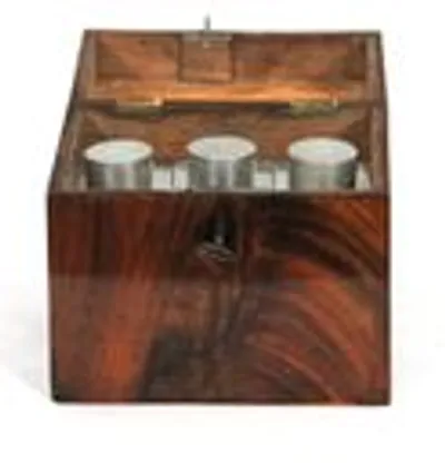 Kistje met 3 drankflesjes thumbnail 2