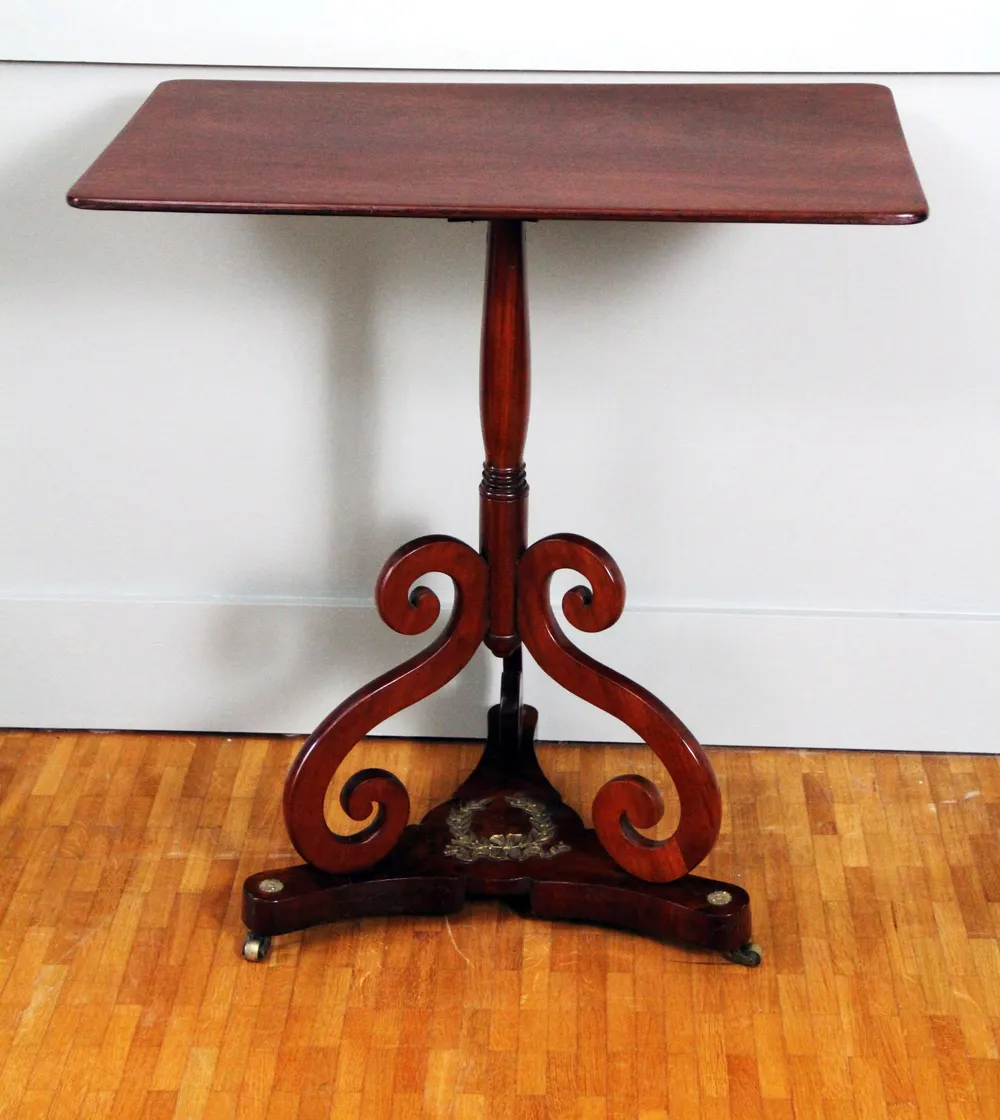 restauratie van Victoriaans bijzettafeltje