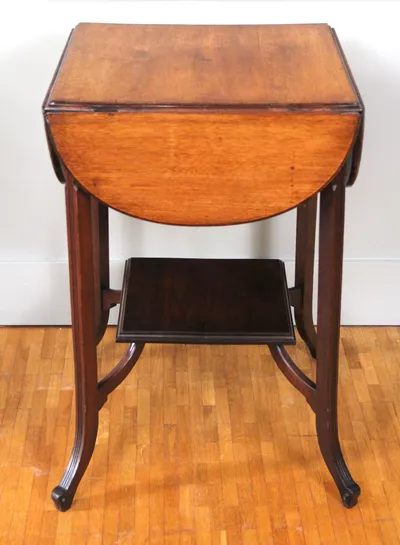 Opklapbaar bijzettafeltje edwardian