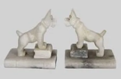 Paar boekensteunen in albast thumbnail 1