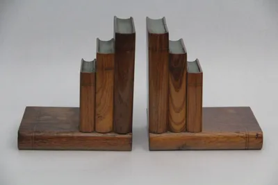 Paar boekensteunen in eik