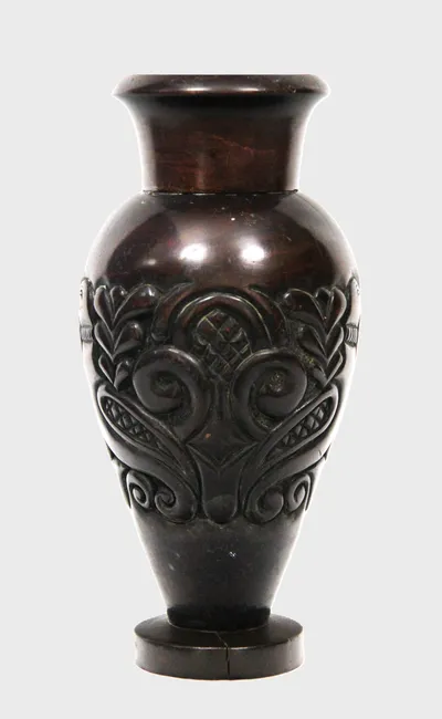 Paar houten Art Déco vazen