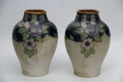 Paar Royal Doulton vaasjes