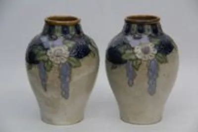 Paar Royal Doulton vaasjes thumbnail 2