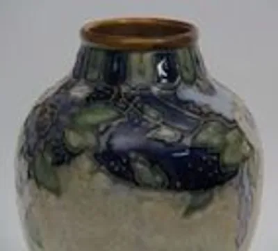 Paar Royal Doulton vaasjes thumbnail 4