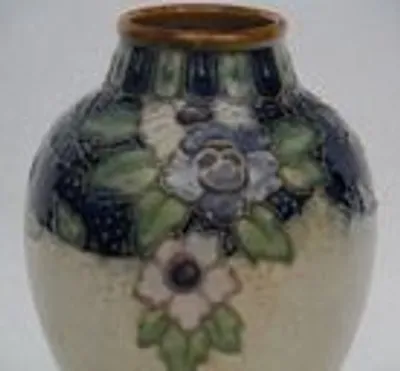 Paar Royal Doulton vaasjes thumbnail 5