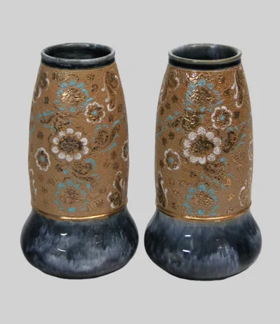 Paar Royal Doulton vazen (2)