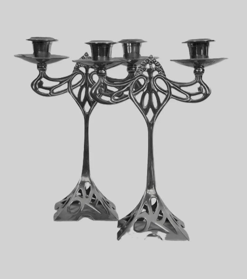 Paar tafelkandelaars Art & Crafts - Zilver › Kandelaars - Paar verzilverde kandelaars in Art & Crafts stijl.
26cm hoog
Eerste helft 20e eeuw
Niet gemerkt