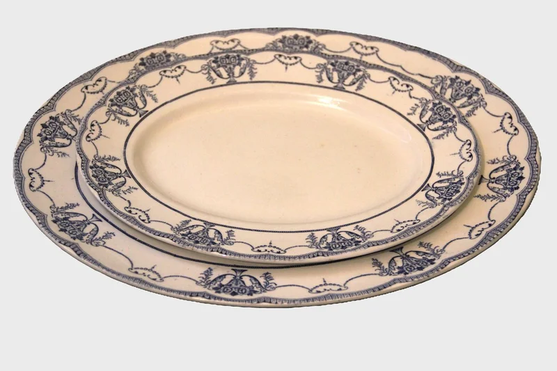 Paar victoriaanse dienschalen - Porselein › Borden - €60.00 - Gemerkt: Wood & Sons
Burslem
36 x 28cm voor de grootste schaal
Eind 19e eeuw
