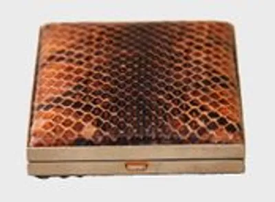 Poederdoos met leder thumbnail 1