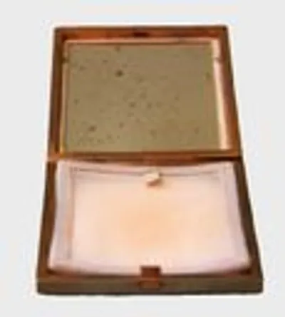 Poederdoos met leder thumbnail 2