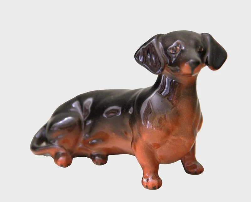Porselein tekkeltje - Diversen › Figuren - €45.00 - Gemerkt: Beswick
11cm; 7cm hoog
Engeland