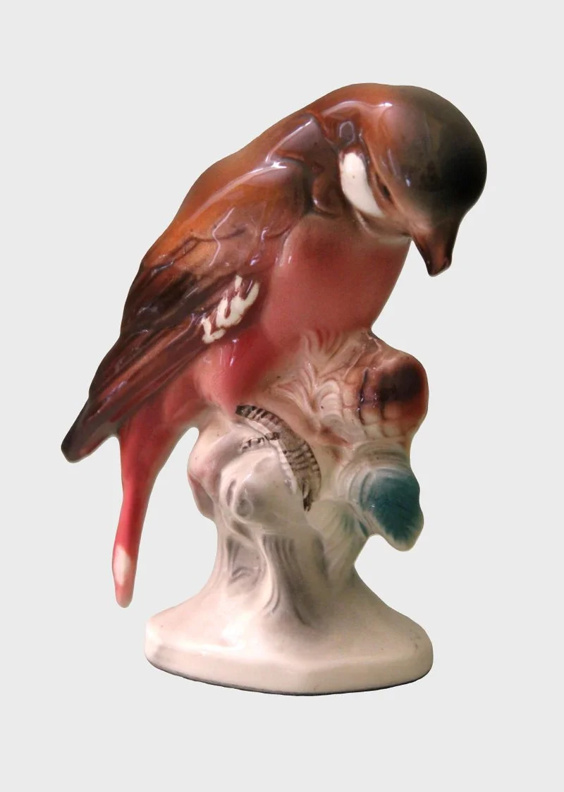 Porselein vogel - Diversen › Figuren - Duits
Vroege 20e eeuw
12.5cm hoog

€