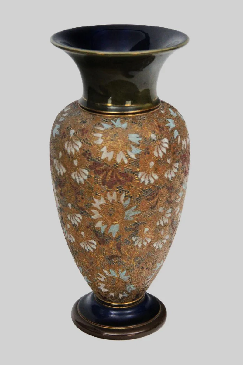 Royal Doulton hoge vaas - Porselein › Vazen - €265.00 - Gemerkt: Royal Doulton.
1881-1922
34cm hoog.