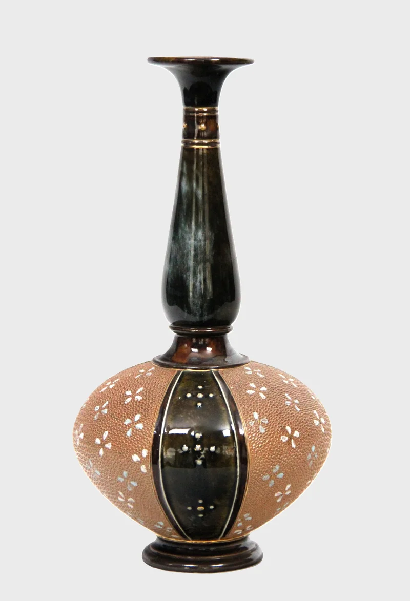 Royal Doulton vaas (2) - Porselein › Vazen - €125.00 - Gemerkt Royal Doulton
Datummerk 1922-1956
26cm hoog