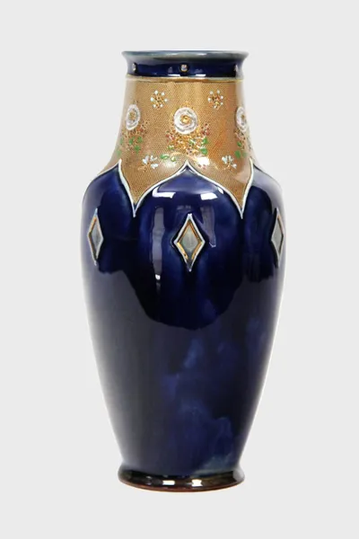 Royal Doulton vaas, één van een paar (1)