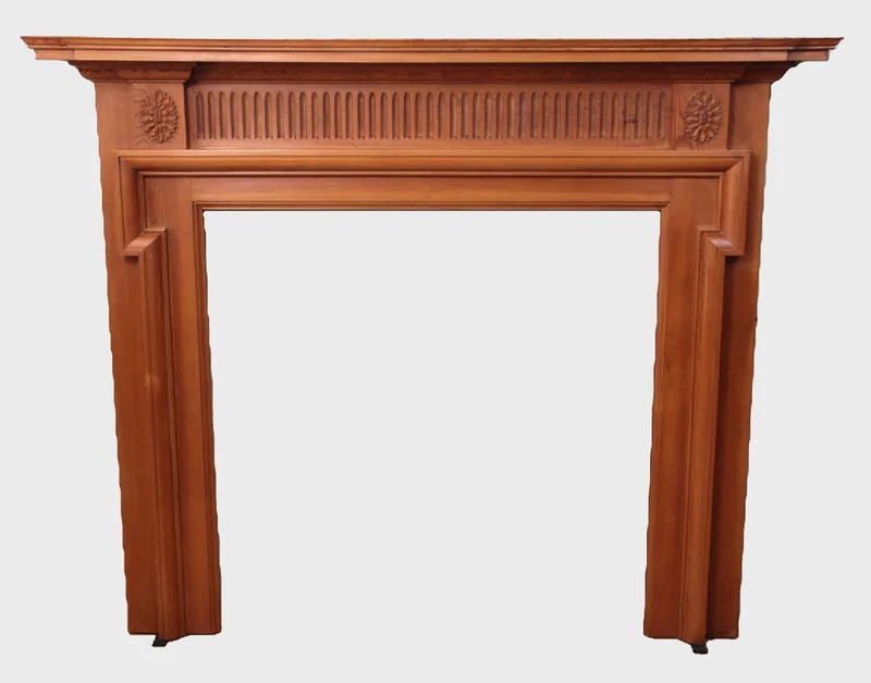 Schouwmantel in grenenhout - Meubel › Bijzetmeubels - Houten schouwmantel in grenen.
Georgean stijl, Laatvictoriaans
150cm breed, 20cm diepte van tablet; 123cm hoog

€ 