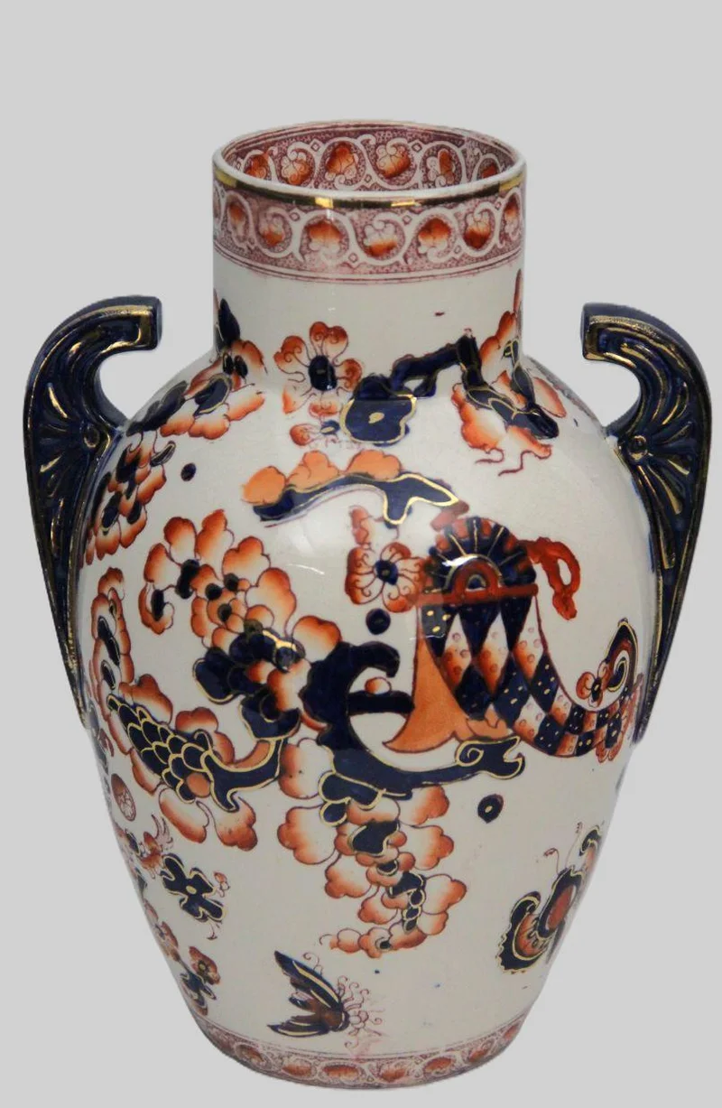 Siervaas Mason - Porselein › Vazen - €65.00 - Siervaas in de stijl van Mason, Indian decor.
Niet gemerkt.
19cm diameter, 24.5cm hoog
Engeland 19e eeuws