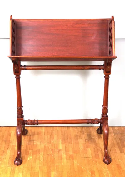 Victoriaans boekenstaander