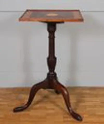 Victoriaans tiltoptafeltje thumbnail 1