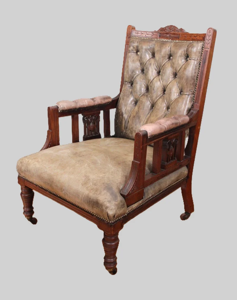 Victoriaanse armzetel - Meubel › Zitmeubels - €450.00 - Zetel met armleunen in rijk gesculpteerd mahoniehout en bekleed met het originele leder.
98cm hoog, 68cm breed, 65cm diep.
Laatvictoriaanse periode, ca 1880/1900