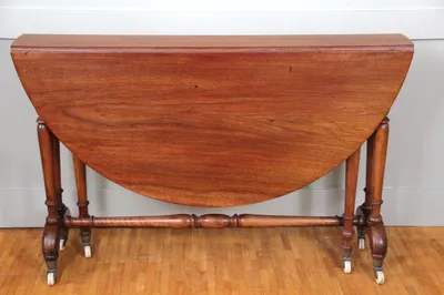 Victoriaanse ronde dropleaftafel