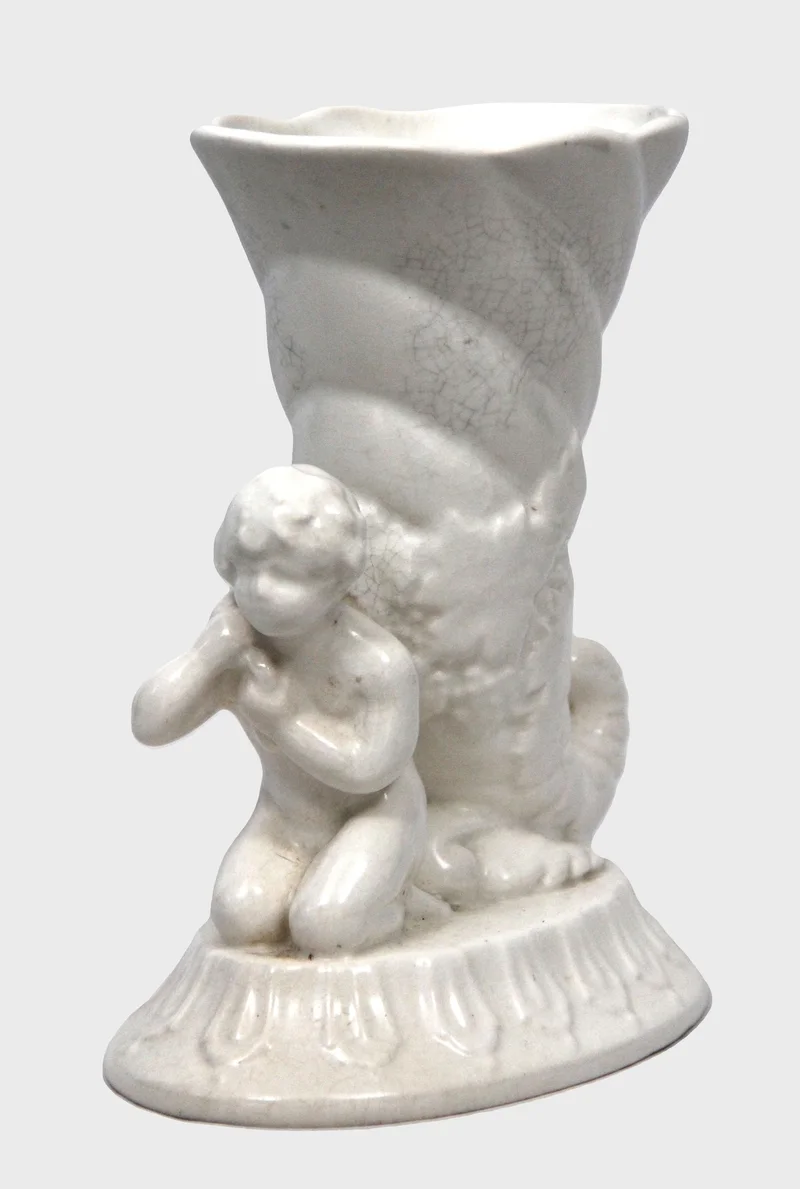 Victoriaanse vaas creamware (1) - Porselein › Vazen - €65.00 - Creamware, gemerkt Heirloom England
22cm hoog, 19cm lang, 12cm breed
Laat 19e eeuw