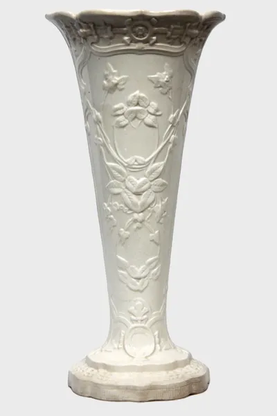 Victoriaanse vaas, creamware (2)