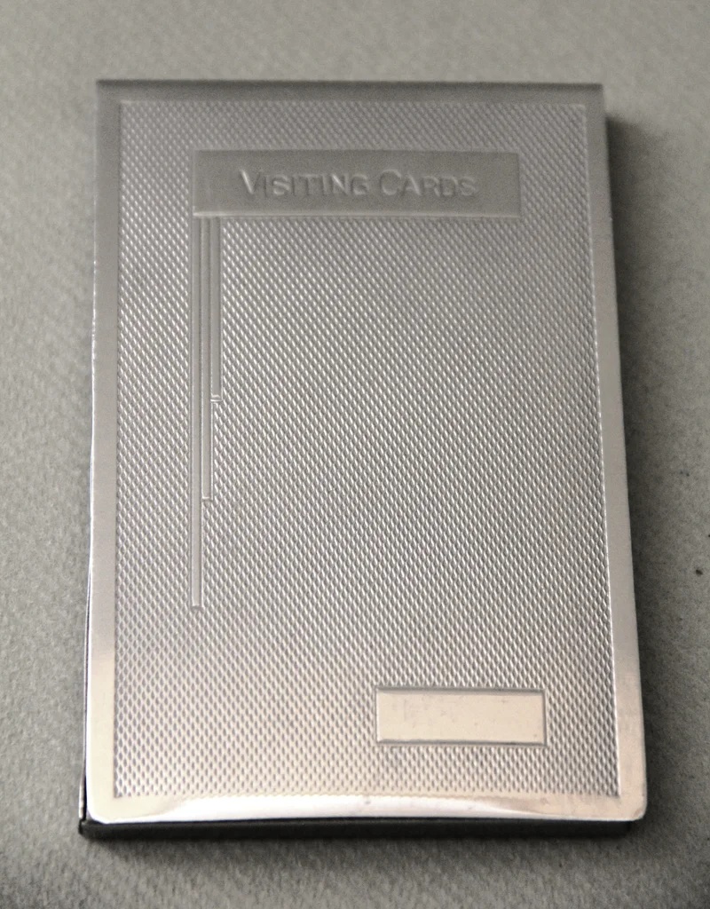 Visitekaarthouder (2) - Zilver › Diversen - €95.00 - Verzilverde visitekaarthouder
10 x 6.5 cm
Art Déco