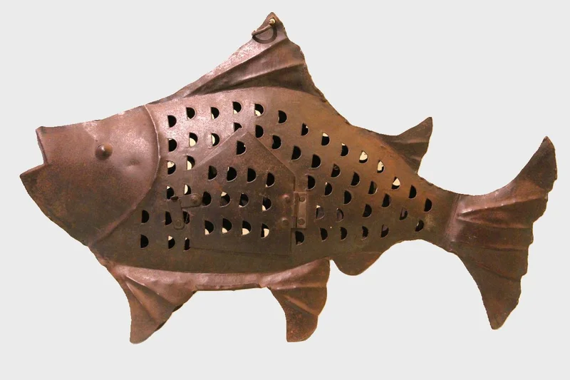 Visvormig kaarsenhouder - Diversen › Figuren - €50.00 - Kaarslicht houder in plaatstaal
50cm lang, 29cm hoog