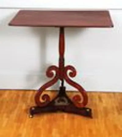 Vroegvictoriaans bijzettafeltje thumbnail 1