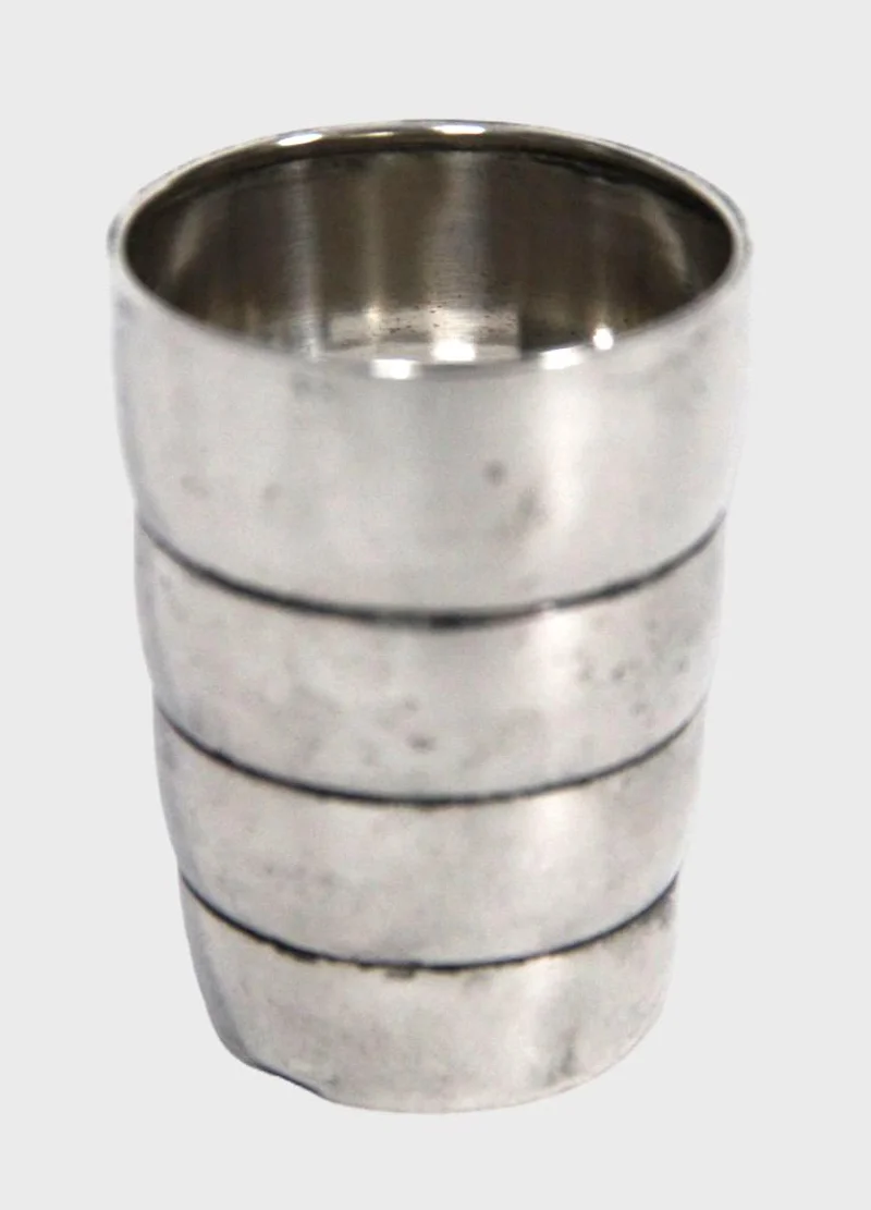 Zilver bekertje - Zilver › Diversen - €20.00 - Een klein zilver drinkbekertje.
Gemerkt: .835